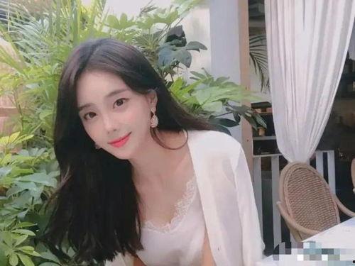 世界著名女主播,揭秘世界著名女主播的传奇人生